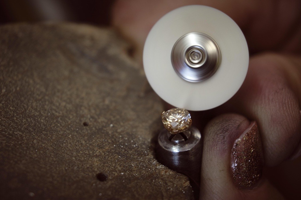 Solstice studs, macro