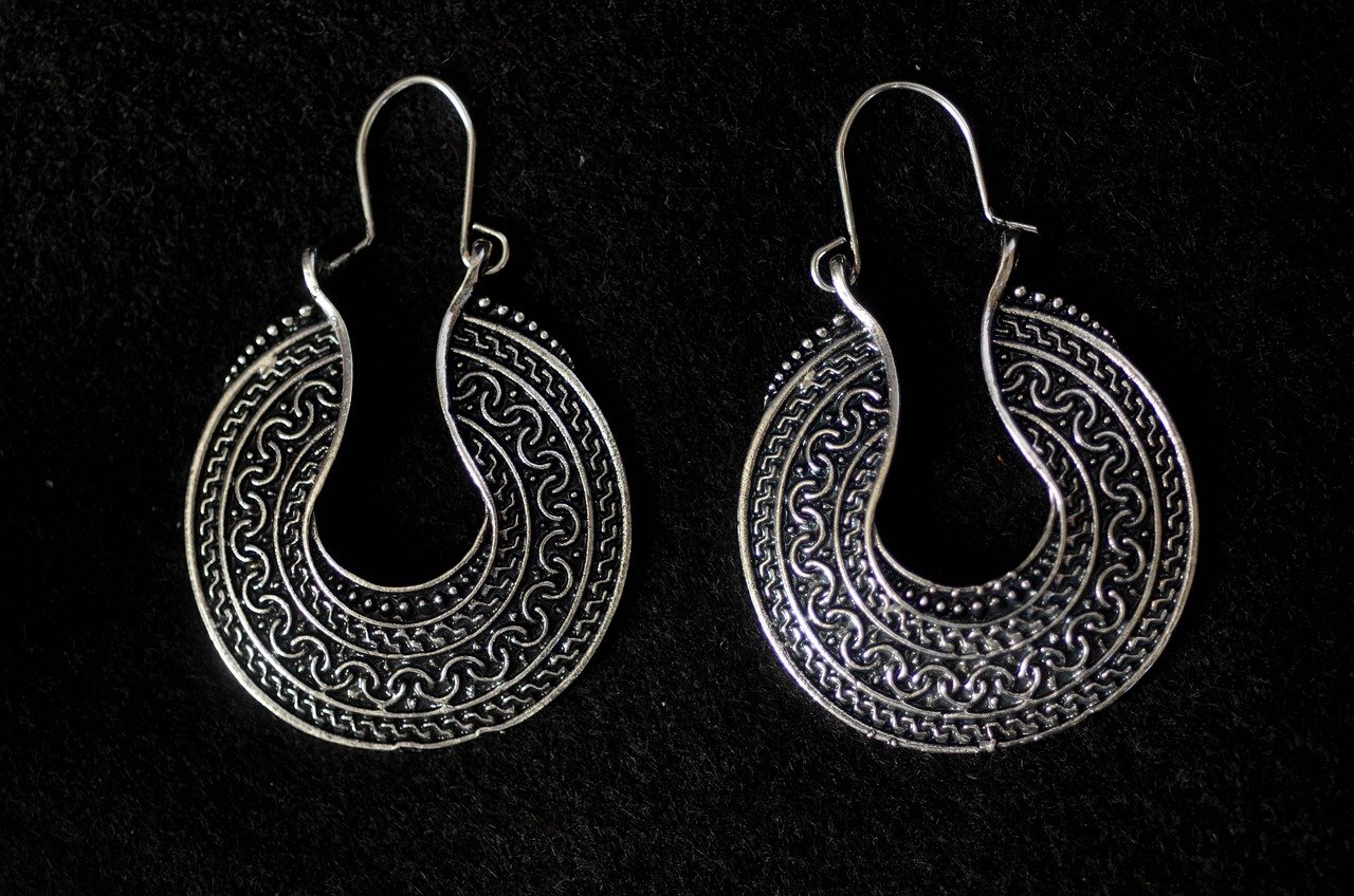 Noir Reverie Hoop Earrings